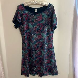 Title nine paisley print knee length cap sleeve with roll tab